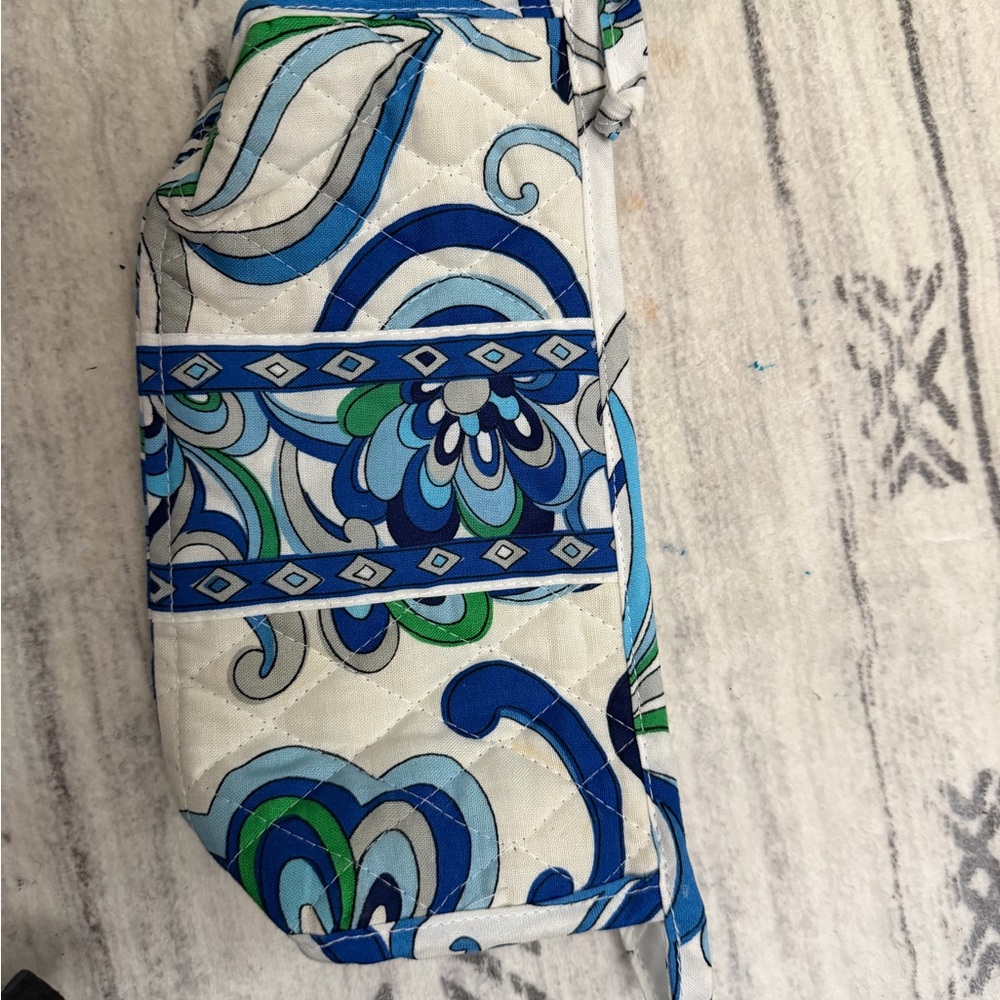 NEW ✨ Vera Bradley Floral travel pouch- Blue, Green, White
